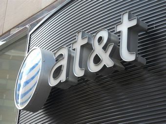 Глава AT&T потерял два миллиона долларов из-за срыва сделки года