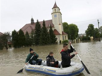 Висла стала главной летней бедой для жителей Варшавы