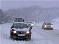 Дороги Европы замело снегом