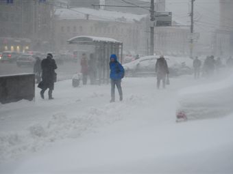 Весна на календаре: в Москве - метель и сильный ветер