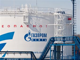 "Газпромнефть" будет торговать за рубли и юани