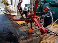 Нефть дорожает из-за проблем США со сланцами